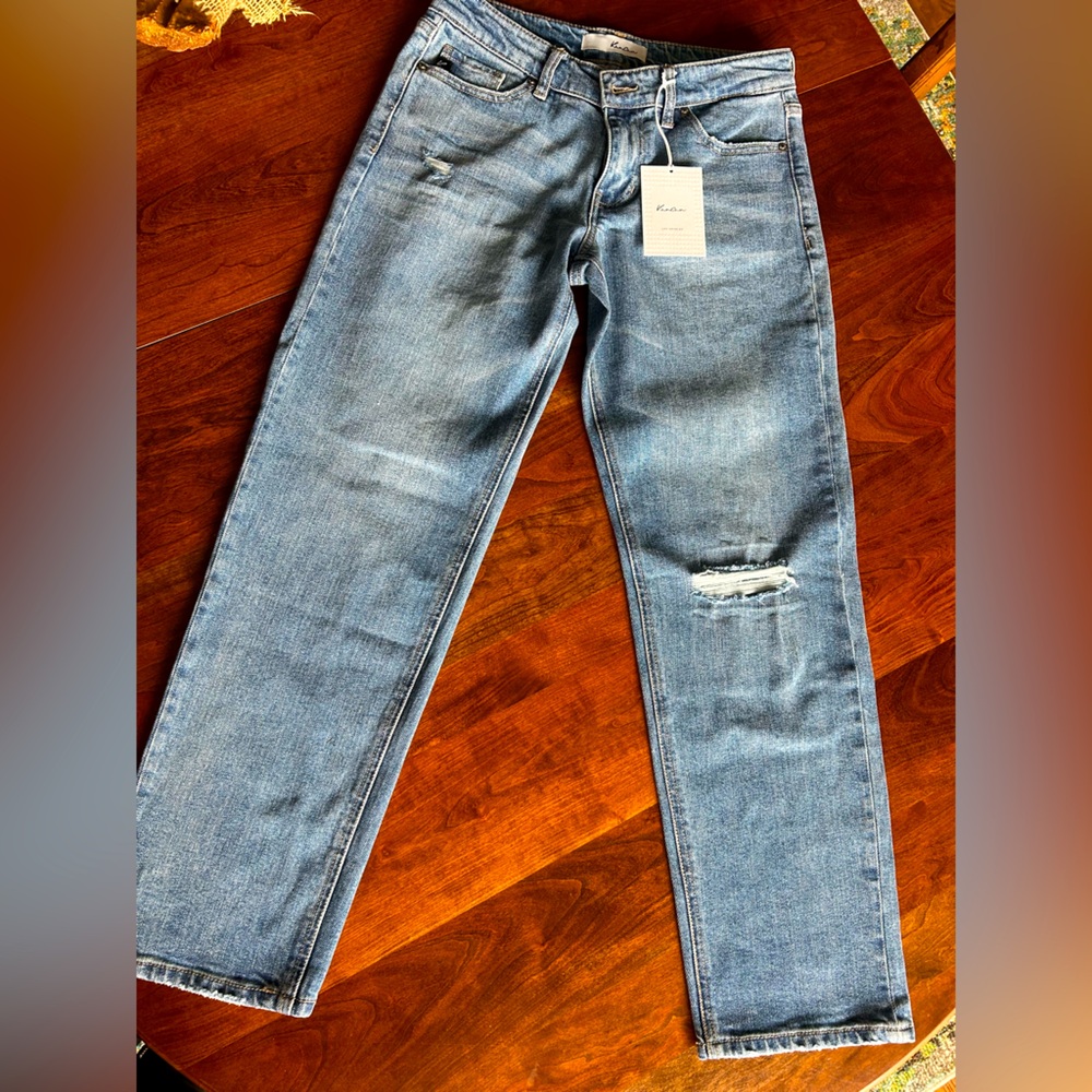 KanCan Distressed Straight Leg Ankle Jeans. Size 27. NWT